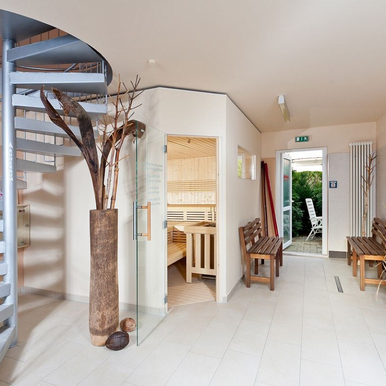 Saunabereich und Treppenaufgang